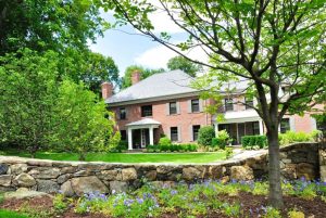 Georgian Colonial home in Greenwich CT exterior design